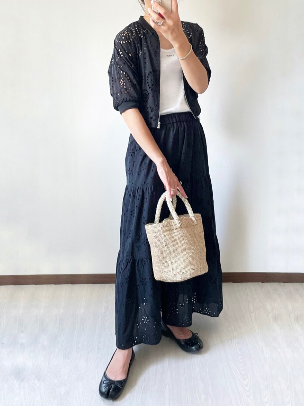 「HAYNIのアイテム（バッグ、ベージュ系）」を使った、kaochocoさん（レディース・161cm）の夏コーディネートの2枚目の写真