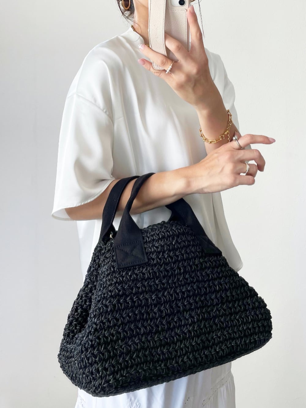 「HAYNIの【HAYNI / ヘイニ】 2wayかごバッグ トート ショルダーバッグ ガブカM（A/細ショルダー）（ショルダーバッグ、ブラック系）」を使った、kaochocoさん（レディース・161cm）の春コーディネートの2枚目の写真