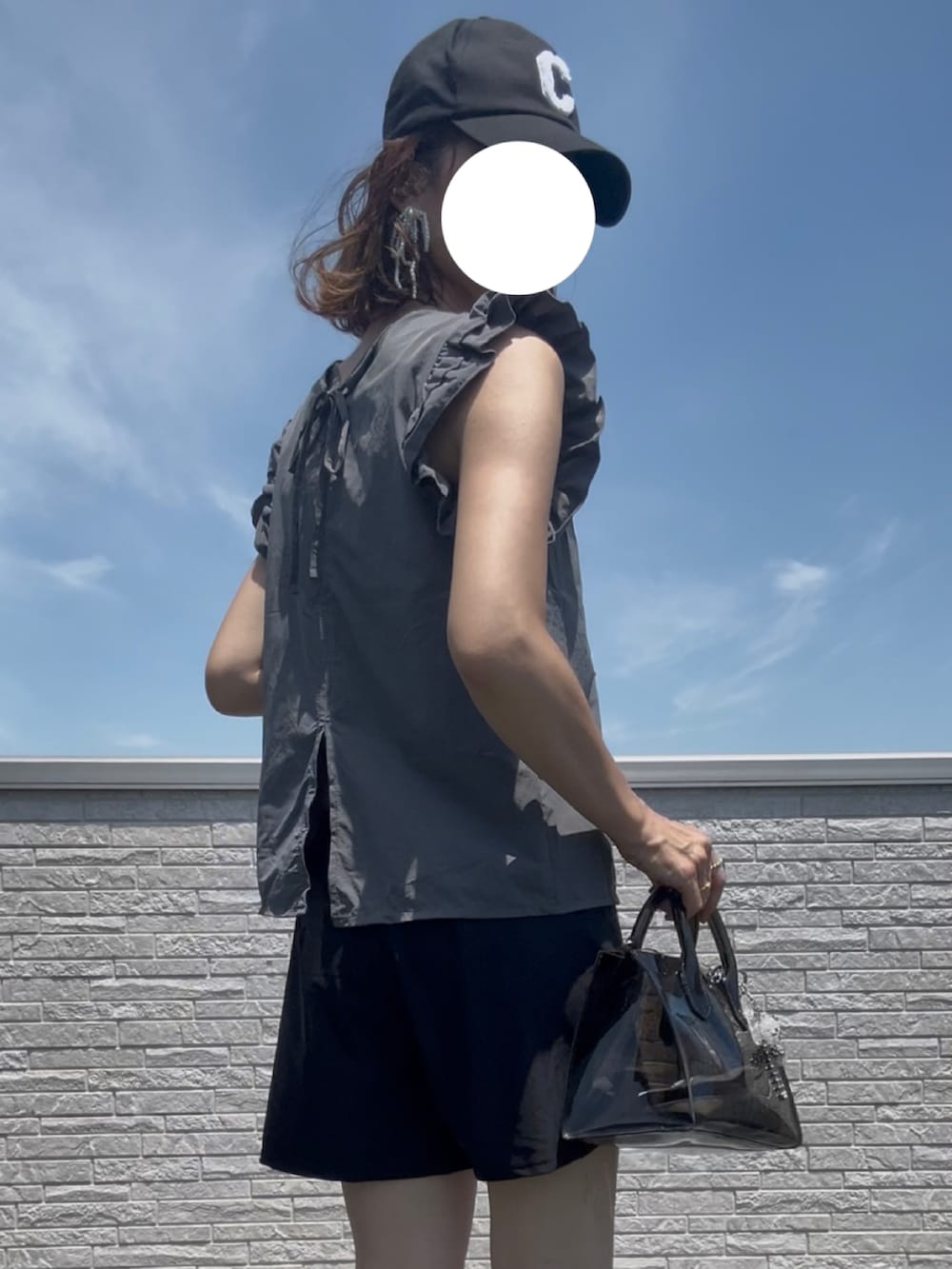 「TeddyShopの【UVカット率 99％以上】レディース水着 バックリボンフリルトップス+ダブルストラップビキニ+ショートパンツ 4点セット [大きいサイズ有]（水着、グレー系）」を使った、kaochocoさん（レディース・161cm）の夏コーディネートの2枚目の写真