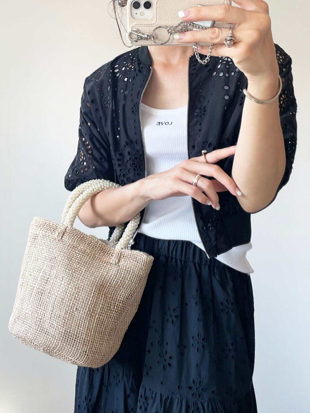 「HAYNIのアイテム（バッグ、ベージュ系）」を使った、kaochocoさん（レディース・161cm）の夏コーディネートの3枚目の写真
