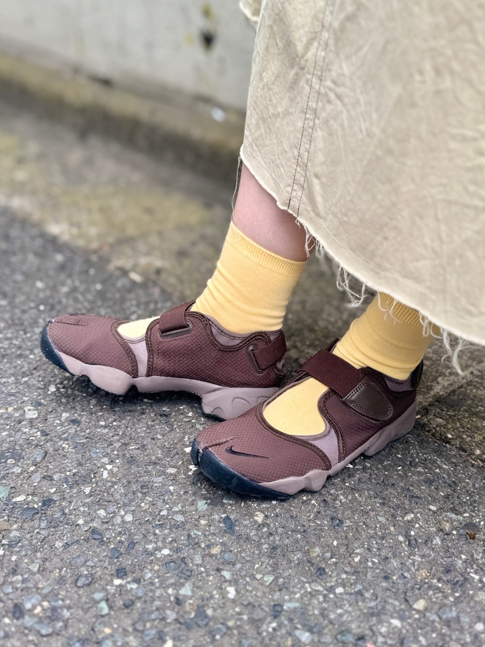 「やっぱり帽子が好き、キャップ、ジャンパースカート、ワンピース、かごバッグ、エアリフト、淡色コーデ、ワントーンコーデ、ワントーン」｜「SHEINのアイテム（キャップ、ベージュ系）」を使った、おめぐさん（骨格ウェーブ・レディース・158cm）の夏コーディネートの4枚目の写真