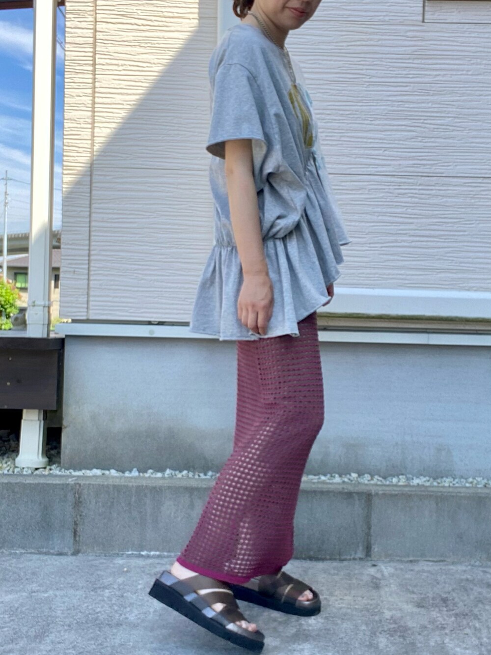「大人カジュアル、着回しコーデ、ootd、夏服コーデ、おしゃれさんと繋がりたい、JEANASiS、低身長、サンダル」｜「JEANASISのアソートスライドフラットサンダル/274313（サンダル、グレー系）」を使った、yukatoshibonさん（骨格ウェーブ・レディース・154cm）の夏コーディネートの2枚目の写真