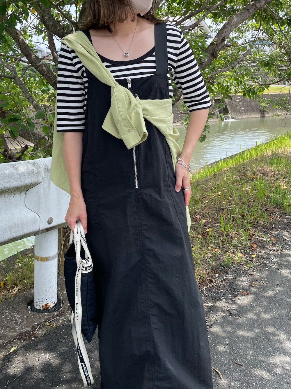「このスタイルがお気に入り、夏服コーデ、楽チンコーデ、オトナカワイイ、サンダルコーデ、低身長女子、きれいめカジュアル」｜「for/cのUSAコットン前後2WAYバックシャンTシャツ【サスティナブル】（Tシャツ/カットソー、ブラック系）」を使った、moyooonnさん（レディース・152cm）の夏コーディネートの2枚目の写真