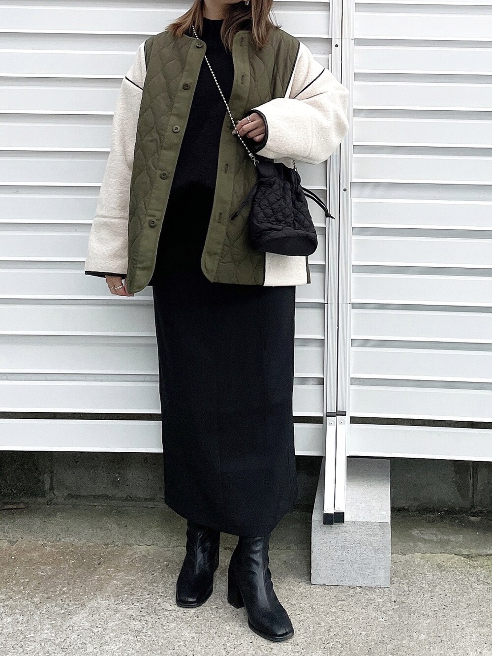 「休日スタイル、オトナカジュアル、オトナ女子、ニット、ブーツ、低身長、低身長コーデ、スカート」|「URBAN RESEARCH Sonny Labelのキルティング切り替えブルゾン(ブルゾン、グリーン系)」を使った、moyooonnさん(レディース・152cm)の冬コーディネートの2枚目の写真
