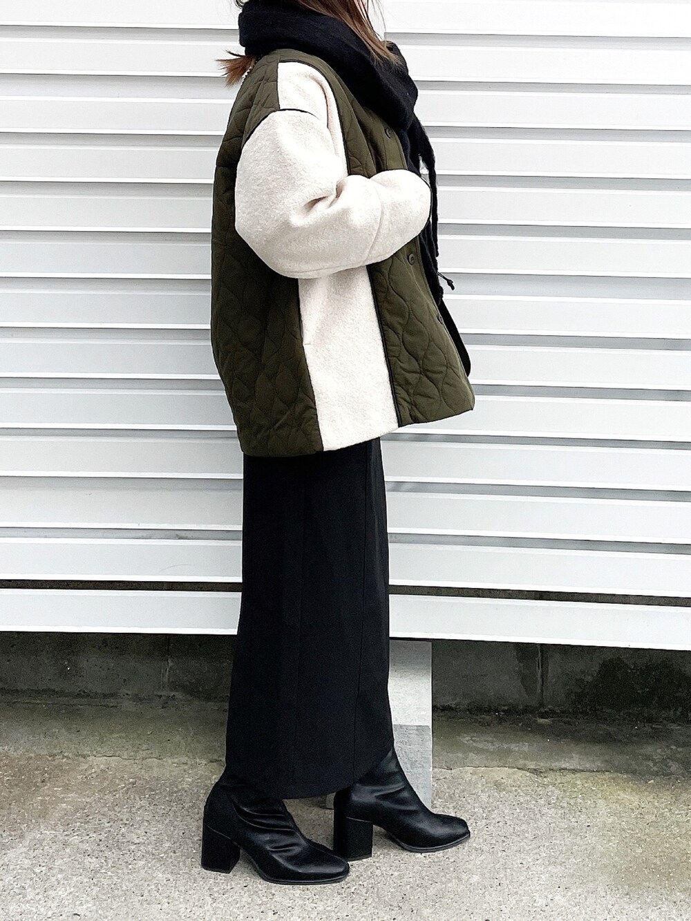 「休日スタイル、オトナカジュアル、オトナ女子、ニット、ブーツ、低身長、低身長コーデ、スカート」|「URBAN RESEARCH Sonny Labelのキルティング切り替えブルゾン(ブルゾン、グリーン系)」を使った、moyooonnさん(レディース・152cm)の冬コーディネートの3枚目の写真