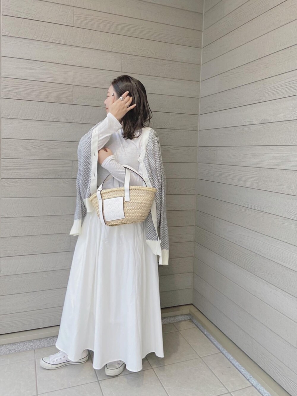 「カジュアル、カーディガン、休日スタイル、ニットコーデ、プチプラ、ootd、大人ガーリー、ロングスカート、春コーデ」｜「BONLECILLの2way ビッグシルエット リンクス柄ニットカーディガン（カーディガン/ボレロ、ブラック系）」を使った、makikiさん（レディース・159cm）の冬コーディネートの5枚目の写真