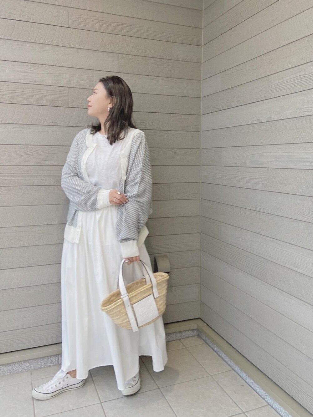 「カジュアル、カーディガン、休日スタイル、ニットコーデ、プチプラ、ootd、大人ガーリー、ロングスカート、春コーデ」｜「BONLECILLの2way ビッグシルエット リンクス柄ニットカーディガン（カーディガン/ボレロ、ブラック系）」を使った、makikiさん（レディース・159cm）の冬コーディネートの4枚目の写真