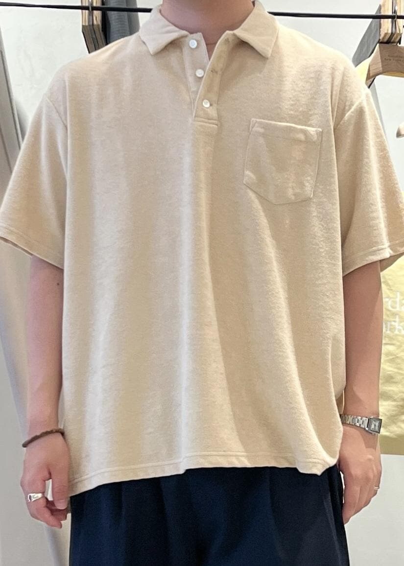 「ポロシャツ、半袖、半袖シャツ、半袖Tシャツ、スラックス、ワイドスラックス、京都、Saturdays NYC、初夏コーデ、夏コーデ、デートコーデ、お出かけコーデ、旅行コーデ、アウトドアコーデ、カジュアルコーデ」｜「Saturdays NYCのJake Pile SS Polo（ポロシャツ、ベージュ系）」を使った、kippeiさん（メンズ・170cm）の夏コーディネートの6枚目の写真