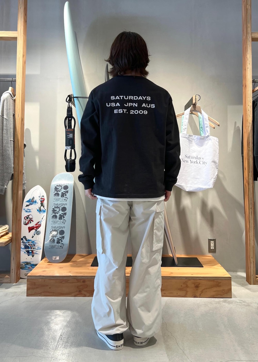 「Max Weigt LS Tee、ロングスリーブTシャツ、ロンT、ブラック、サタデーズ、サタデーズニューヨーク、サタデーズニューヨークシティー、京都、Saturdays NYC、初春コーデ、春コーデ、お出かけコーデ、旅行コーデ、アウトドアコーデ、フェスコーデ」｜「Saturdays NYCのMAX WEIGHT L/S TEE（Tシャツ/カットソー、ブラック系）」を使った、kippeiさん（メンズ・170cm）の春コーディネートの5枚目の写真