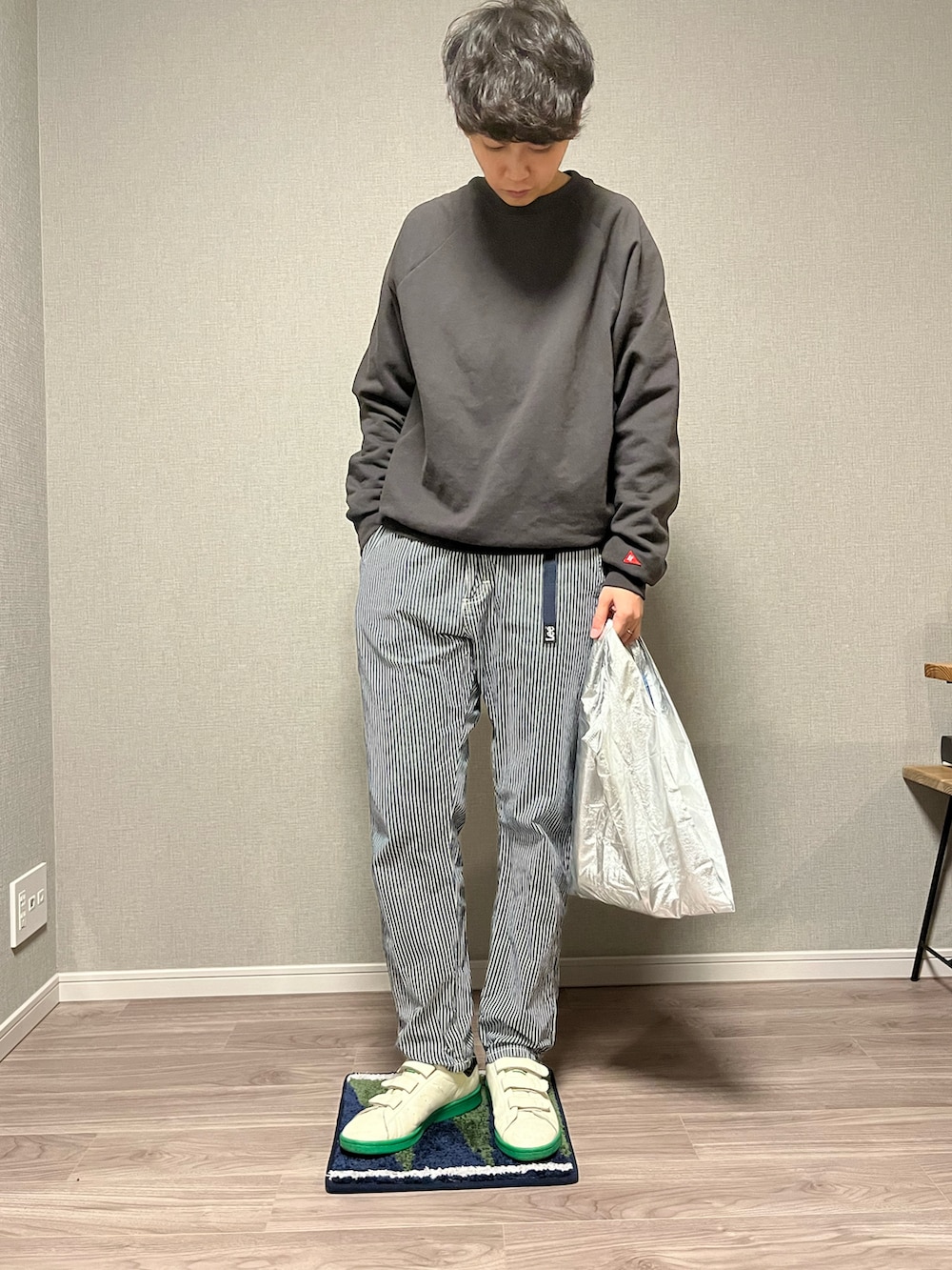 「カジュアルコーデ、冬コーデ、patagonia、Patagoniaレトロx、レトロX、スウェット、healthknit、GRAMICCI、ヒッコリー、ヒッコリーパンツ、スタンスミス、スタンスミスベルクロ、カスタムスニーカー」｜「patagoniaのpatagonia [パタゴニア] メンズ クラシック レトロX ジャケット（その他アウター、ブラック系）」を使った、noriさん（メンズ・172cm）の冬コーディネートの2枚目の写真