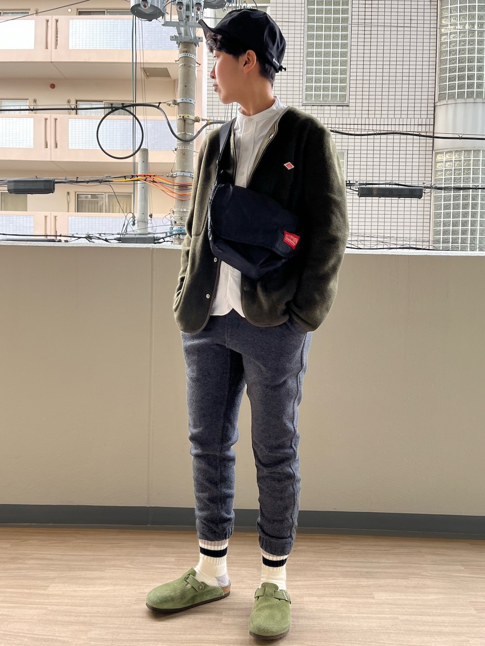 「私の推しブランド、Danton、patagonia、GRAMICCI、birkenstock、RoToTo、冬のコーデ、ブラックコーデ、カジュアルコーデ、レトロX、キャップ、THE NORTH FACE」｜「THE NORTH FACEのTHE NORTH FACE/ザ ノース フェイス GTX BASEBALL CAP /GTX ベースボール キャップ（キャップ、ブラック系）」を使った、noriさん（メンズ・172cm）の冬コーディネートの2枚目の写真