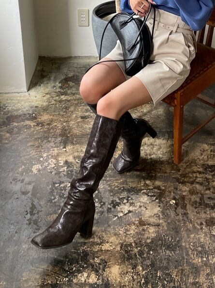 その他のブーツ、その他のブーツを着用したレディースの秋コーディネートの5枚目の写真