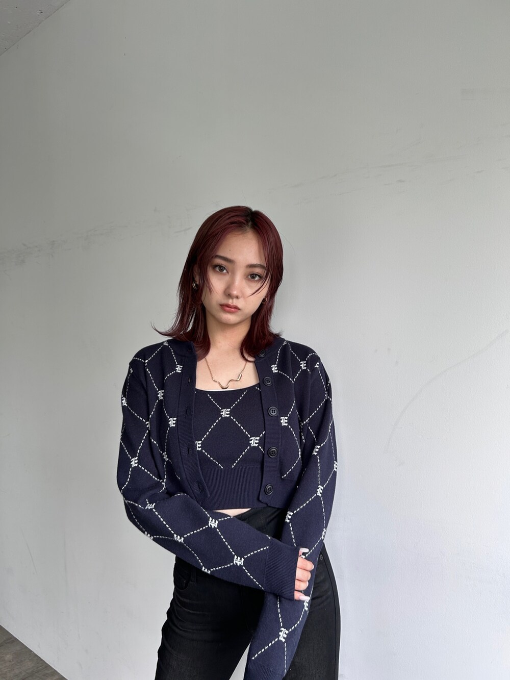 その他のニット/セーターを着用したレディースの夏コーディネートの2枚目の写真