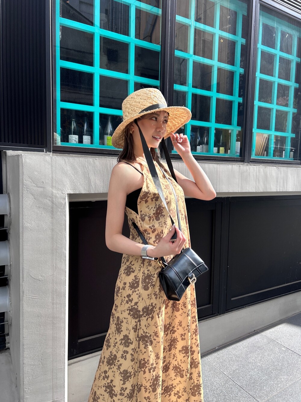 その他のワンピースを着用したレディースの春コーディネートの2枚目の写真