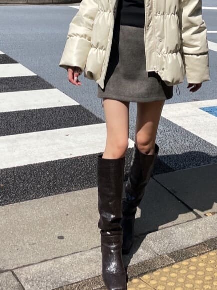 その他のブーツ、その他のブーツを着用したレディースの秋コーディネートの4枚目の写真