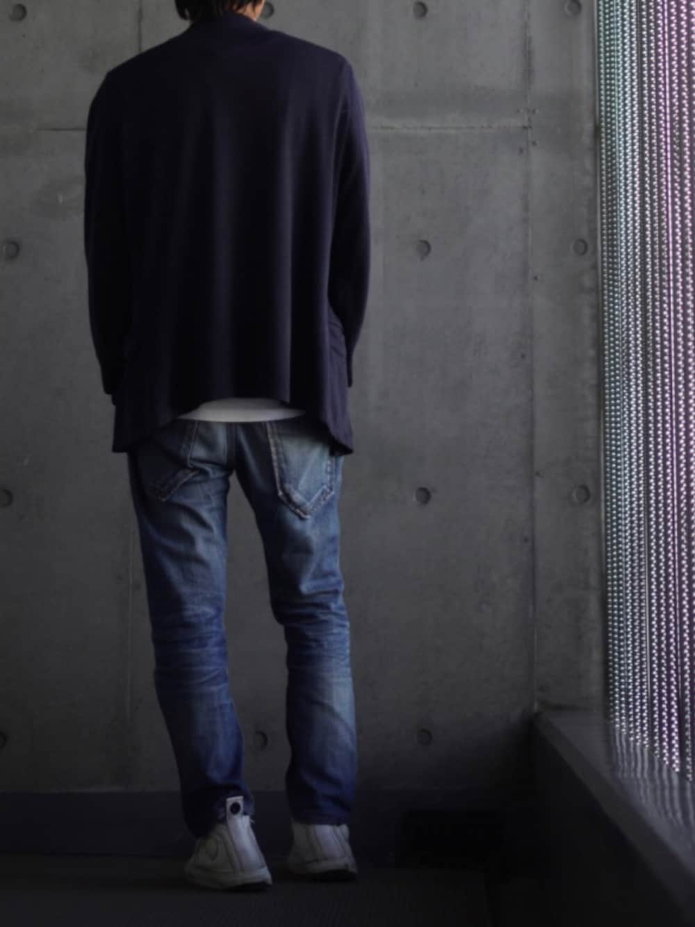 「ストリート、スニーカー、白スニーカー、デニム、ジーンズ、Tシャツ、白Tシャツ、カーディガン、低身長、低身長コーデ、低身長男子」｜「DIESELのメンズ シューズ スニーカー ハイカット（スニーカー、ホワイト系）」を使った、コバヤシ_トシヒコさん（メンズ・163cm）の夏コーディネートの3枚目の写真