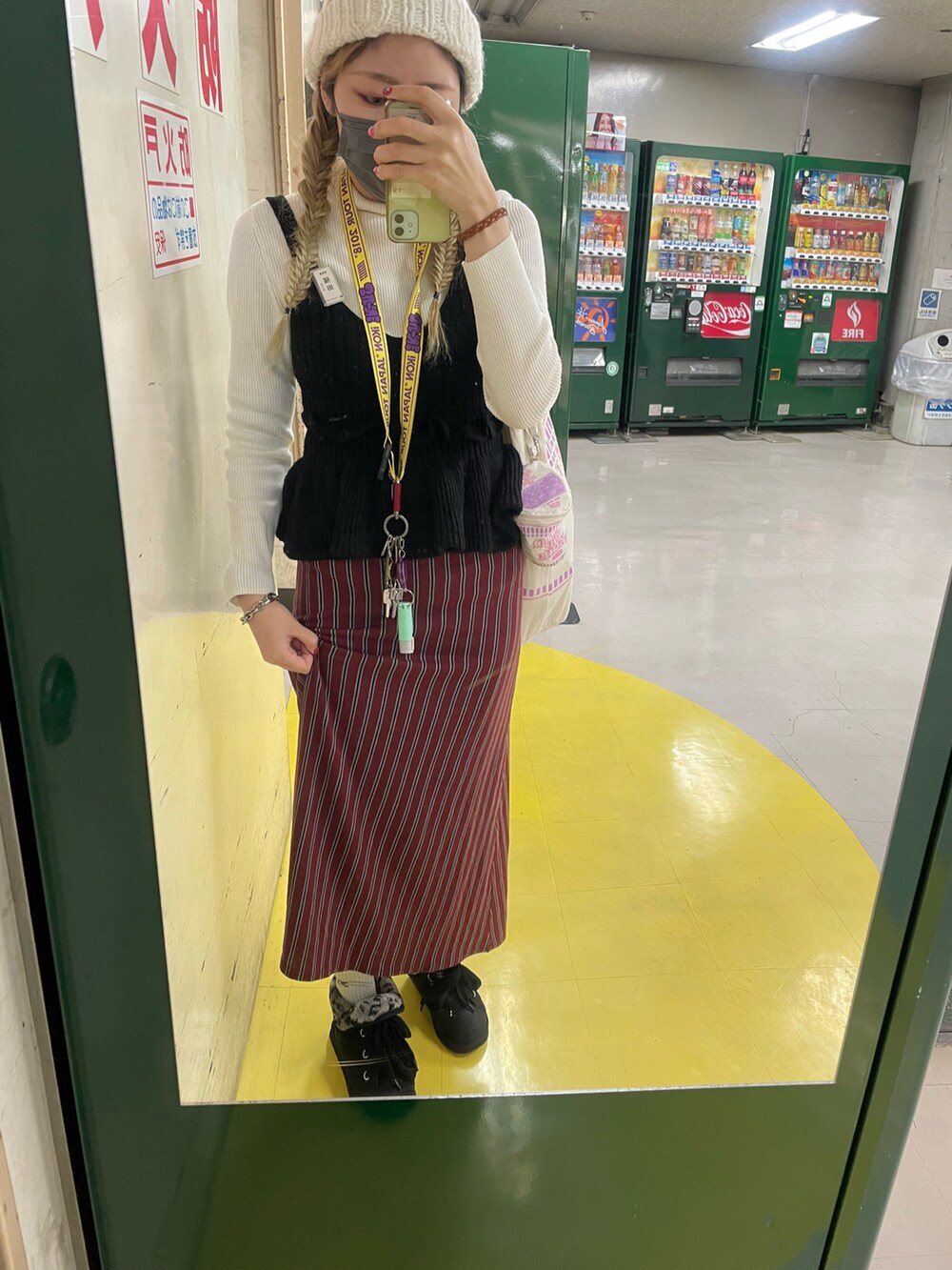 「coca（coca）のアイテム（その他トップス、ブラック系）」を使った、IZMさん（レディース・165cm）の冬コーディネートの2枚目の写真