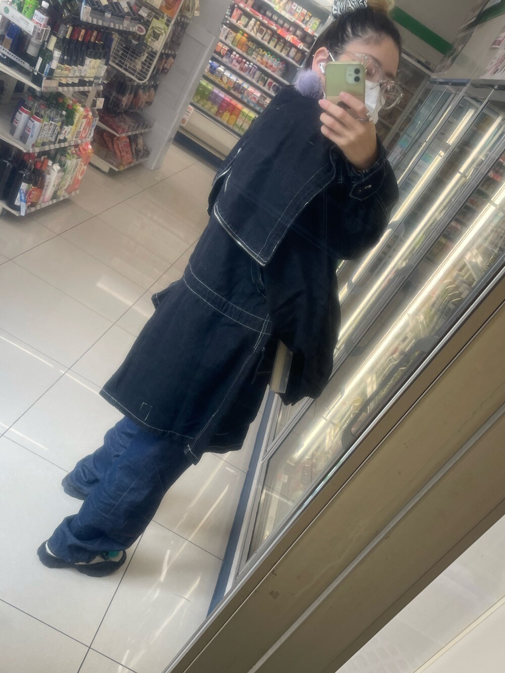 「X-girlのアイテム（バレッタ/ヘアクリップ、ホワイト系）」を使った、IZMさん（レディース・165cm）の秋コーディネートの2枚目の写真