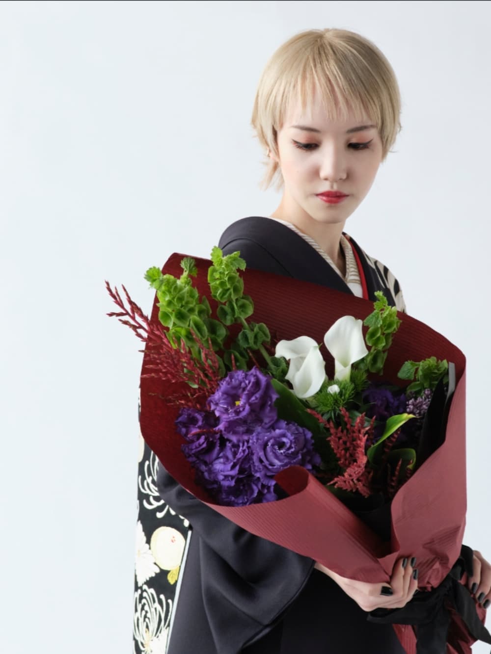 ブラック系のその他シューズ、ブラック系のその他シューズを着用したレディースの夏コーディネートの2枚目の写真