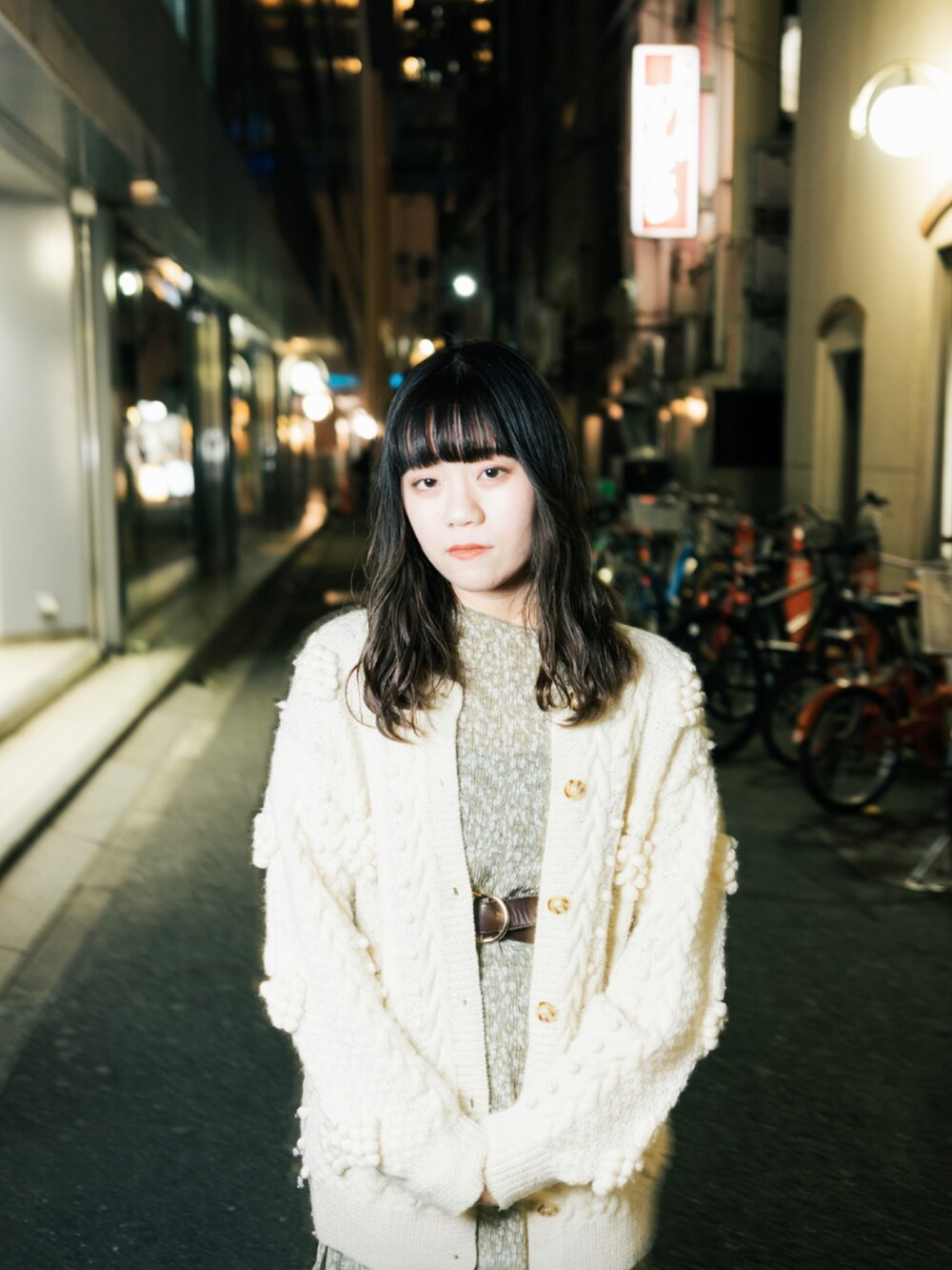 「秋のコーデ、休日スタイル、お洒落さんとつながりたい、ニット、低身長コーデ、ootd、プチプラ、撮影、被写体」｜「kinjiのアイテム（カーディガン/ボレロ、ホワイト系）」を使った、くれはさん（レディース・148cm）の秋コーディネートの2枚目の写真