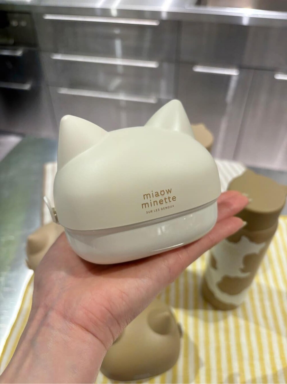 その他の水筒、その他の水筒、その他の水筒を着用したレディースの冬コーディネートの6枚目の写真