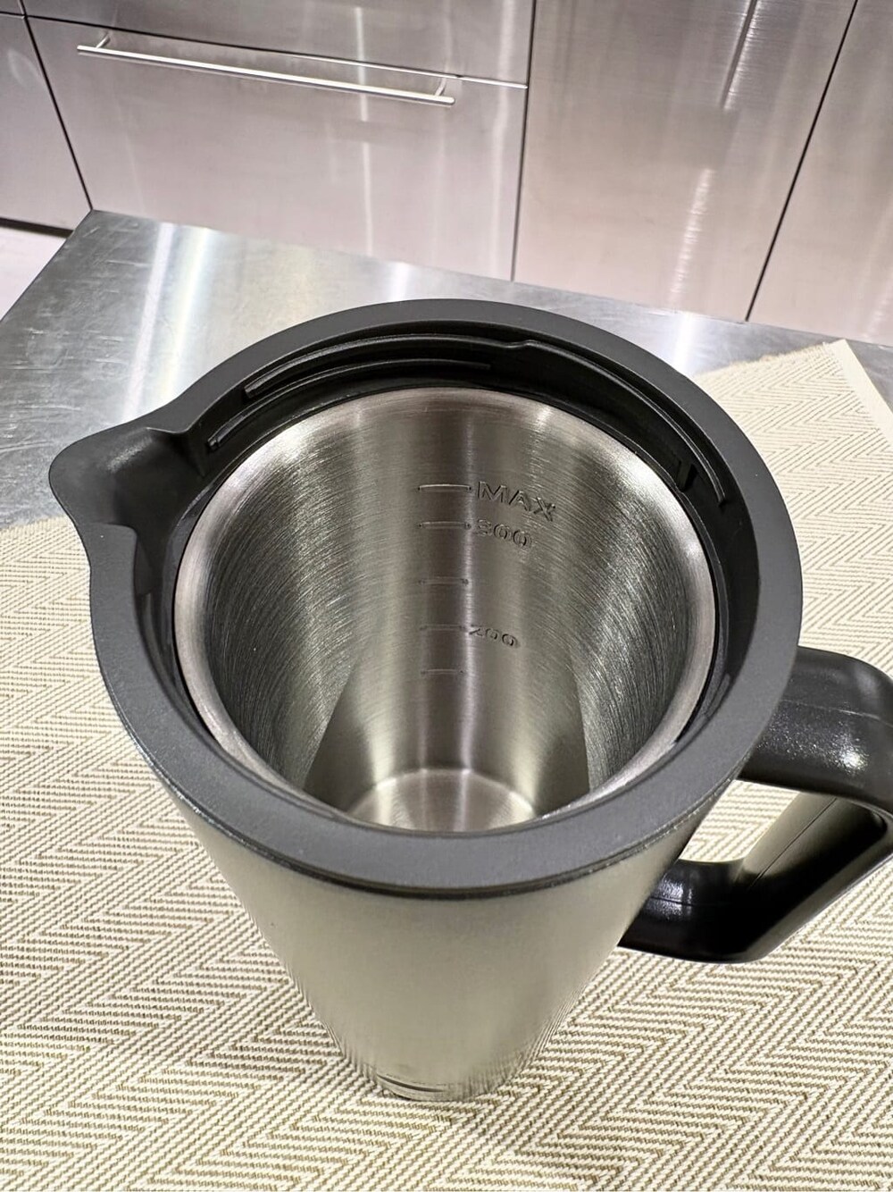 その他のグラス/マグカップ/タンブラー、その他のグラス/マグカップ/タンブラー、その他のグラス/マグカップ/タンブラーを着用したレディースの冬コーディネートの3枚目の写真