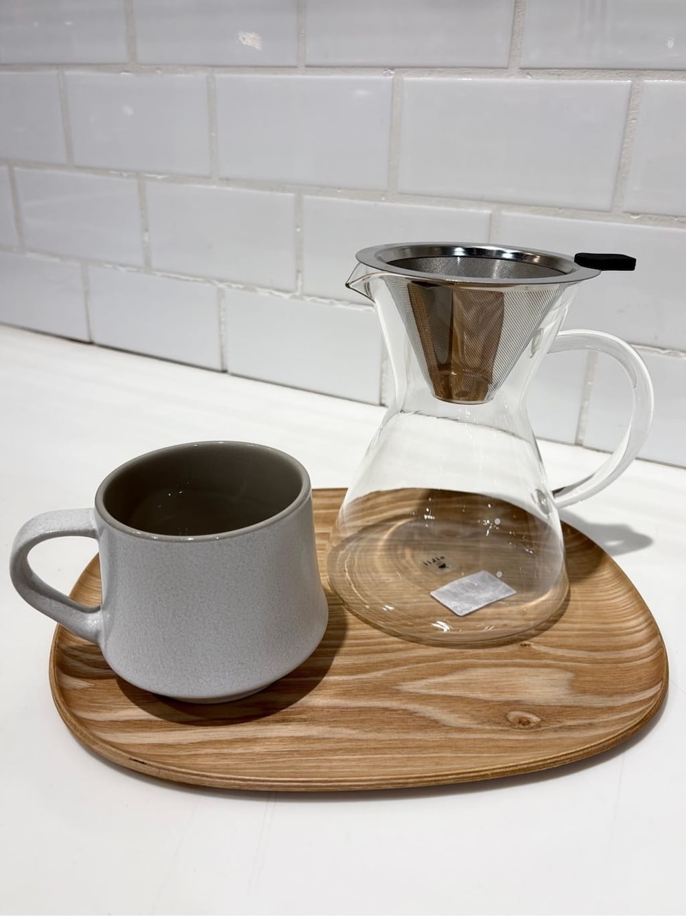 その他の食器、その他の食器、その他のグラス/マグカップ/タンブラーを着用したレディースの冬コーディネートの2枚目の写真