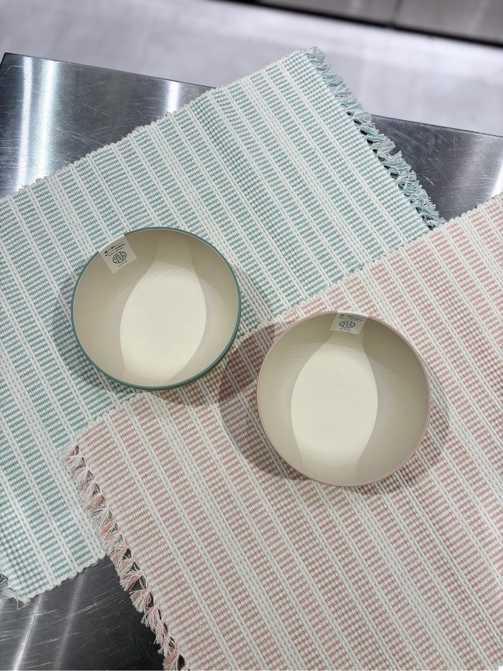 その他の食器、その他の食器、その他のグラス/マグカップ/タンブラーを着用したレディースの冬コーディネートの4枚目の写真