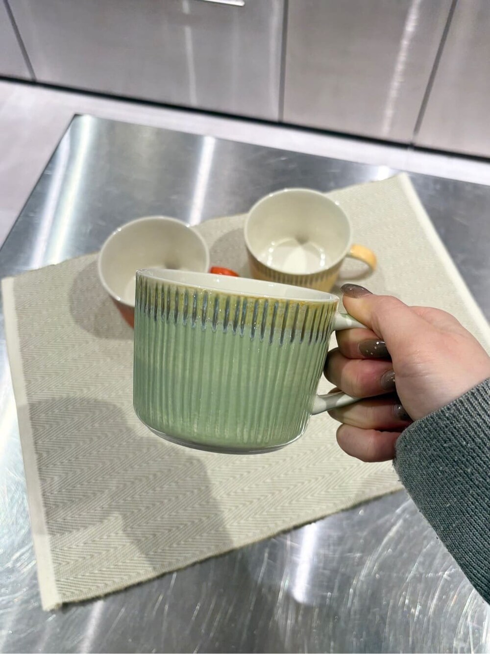 その他のグラス/マグカップ/タンブラー、その他のグラス/マグカップ/タンブラー、その他のグラス/マグカップ/タンブラーを着用したレディースの冬コーディネートの7枚目の写真