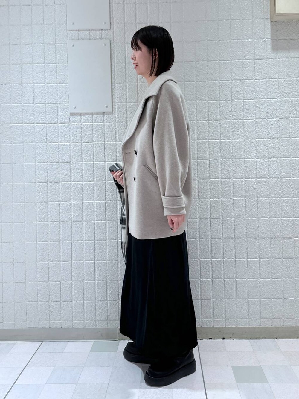 「休日コーデ、お仕事コーデ_apart by lowrys、高身長、apart by lowrys、コート」｜「A part byのスーパー100 2WAYコート（ピーコート、ベージュ系）」を使った、あやなさん（レディース・165cm）の冬コーディネートの2枚目の写真