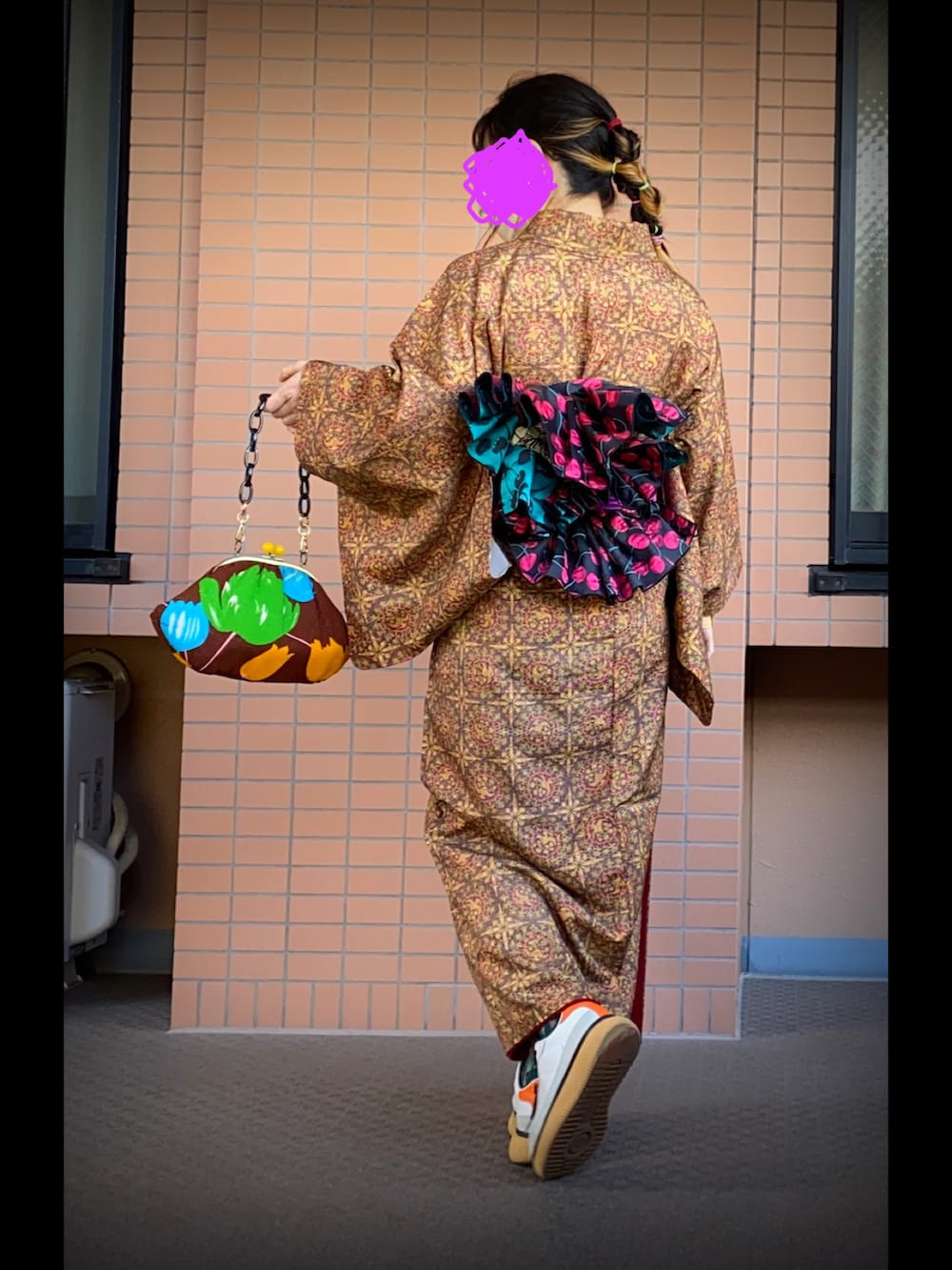「着物、着物コーデ、古着MIX、着物×スニーカー、和洋折衷、和洋折衷コーデ、厚底スニーカー、厚底」｜「頂き物の古着のアイテム（シャツ/ブラウス、ベージュ系）」を使った、mrs.nicolmicalsさん（レディース・154cm）の春コーディネートの2枚目の写真