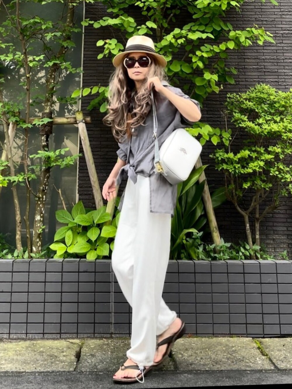 「ユーエスポロアッスン、U.S.POLO ASSN.、オトナ女子、きれいめカジュアル、シンプルコーデ、カジュアルコーデ、夏コーデ、プチプラ、大人カジュアル、お洒落さんとつながりたい、夏服コーデ、楽チンコーデ、パンツスタイル、シンプル、キレイめ」|「plume blancheのアイテム(ハット、ホワイト系)」を使った、noah🐈さん(レディース・155cm)の夏コーディネートの2枚目の写真