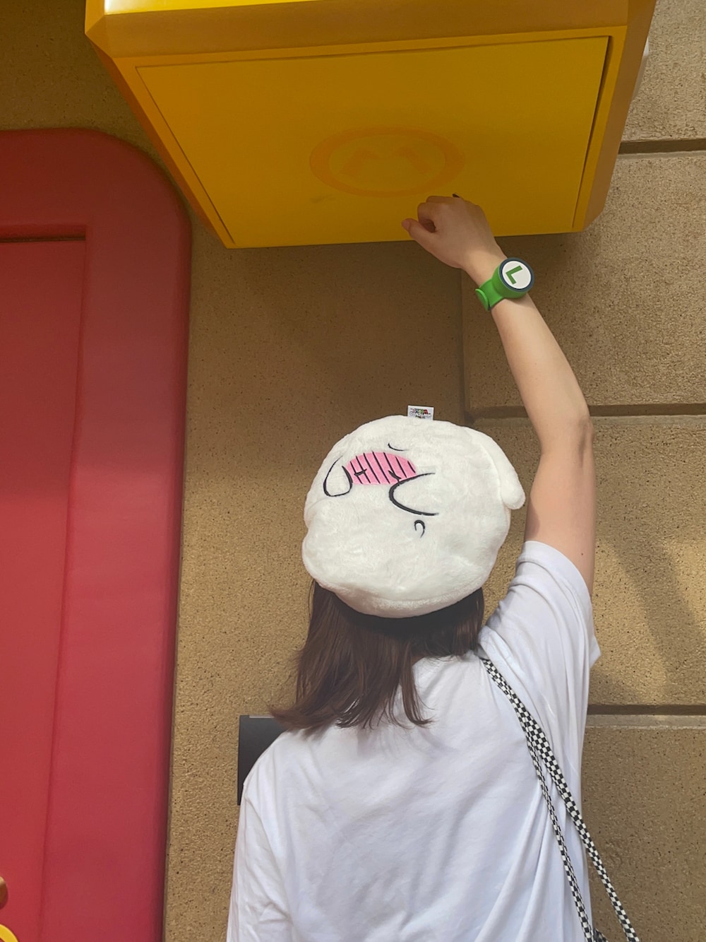 「オールホワイト、ワークマン、テレサ、テレサコーデ、ユニバーサルスタジオジャパン、USJ」｜「HAYのアイテム（トートバッグ、ブラック系）」を使った、アスカスさん（レディース・163cm）の夏コーディネートの2枚目の写真