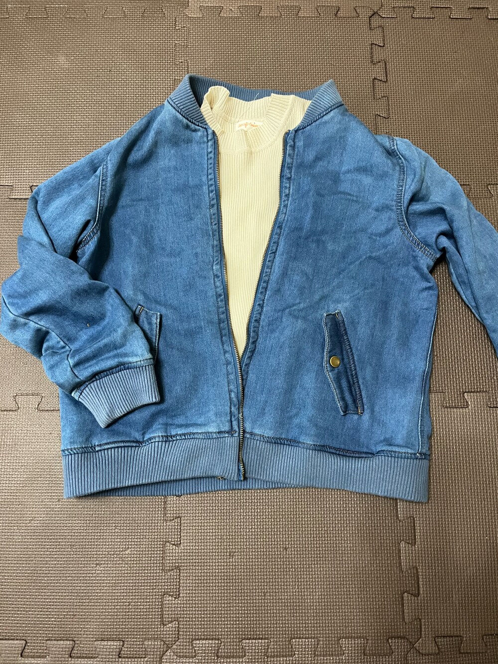 「ラクチンコーデ」｜「anap mimpiのアイテム（Tシャツ/カットソー、ホワイト系）」を使った、yukiさん（レディース・158cm）の春コーディネートの2枚目の写真