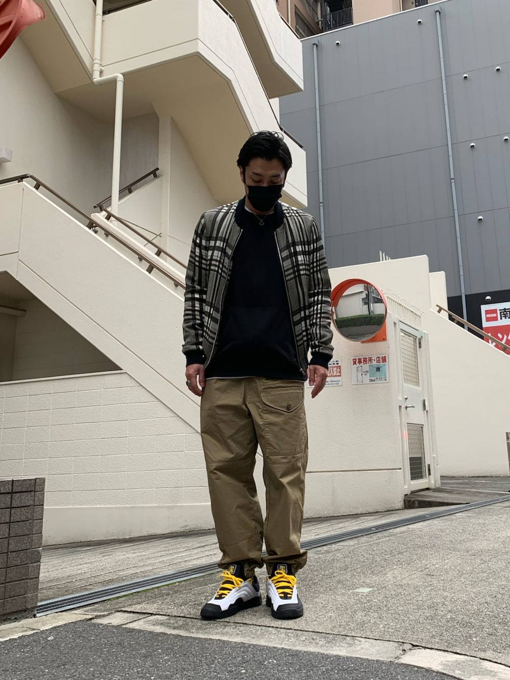 「休日コーデ、ワイドパンツ、スニーカー、スケータースタイル、DC SHOES、FR2、ユニクロ、プチプラ、ワークマン、コラボ、大人カジュアル、ストリートコーデ、ストリート、スウェット」|「DOLCE&GABBANAのアイテム(ブルゾン、その他)」を使った、KAZU-KUNさん(メンズ・180cm)の秋コーディネートの2枚目の写真