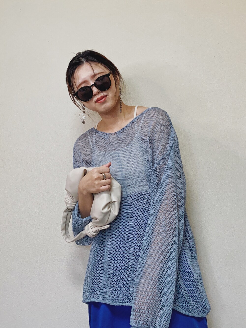 「メッシュ、メッシュニット、メッシュトップス、ブルー、LHPWOMEN、LHP、ブルーコーデ、同系色コーデ、courage、ラフォーレ原宿、カラーニット、ビッグシルエット、大人コーデ、カラーパンツ、ZARA」｜「L.H.Pのcourage/クラージュ/甘編みニット（ニット/セーター、ブルー系）」を使った、Miiさん（レディース・159cm）の春コーディネートの3枚目の写真