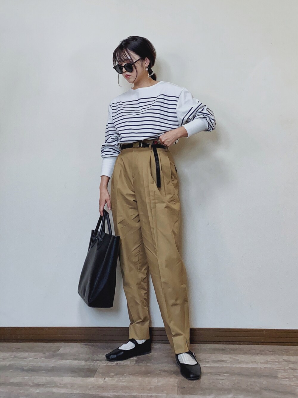 「きれいめカジュアル、ボーダー、ボーダートップス、テーパードパンツ、ワイドテーパードパンツ、guandbeautifulpeople、GU×beautiful people、GU、beautiful people、メリージェーン、バレエシューズ、プチプラ、春コーデ、タックイン、骨格ウェーブ」｜「VENCEEXCHANGEのパネルボーダービッグTシャツ（Tシャツ/カットソー、ブルー系）」を使った、Miiさん（レディース・159cm）の春コーディネートの2枚目の写真