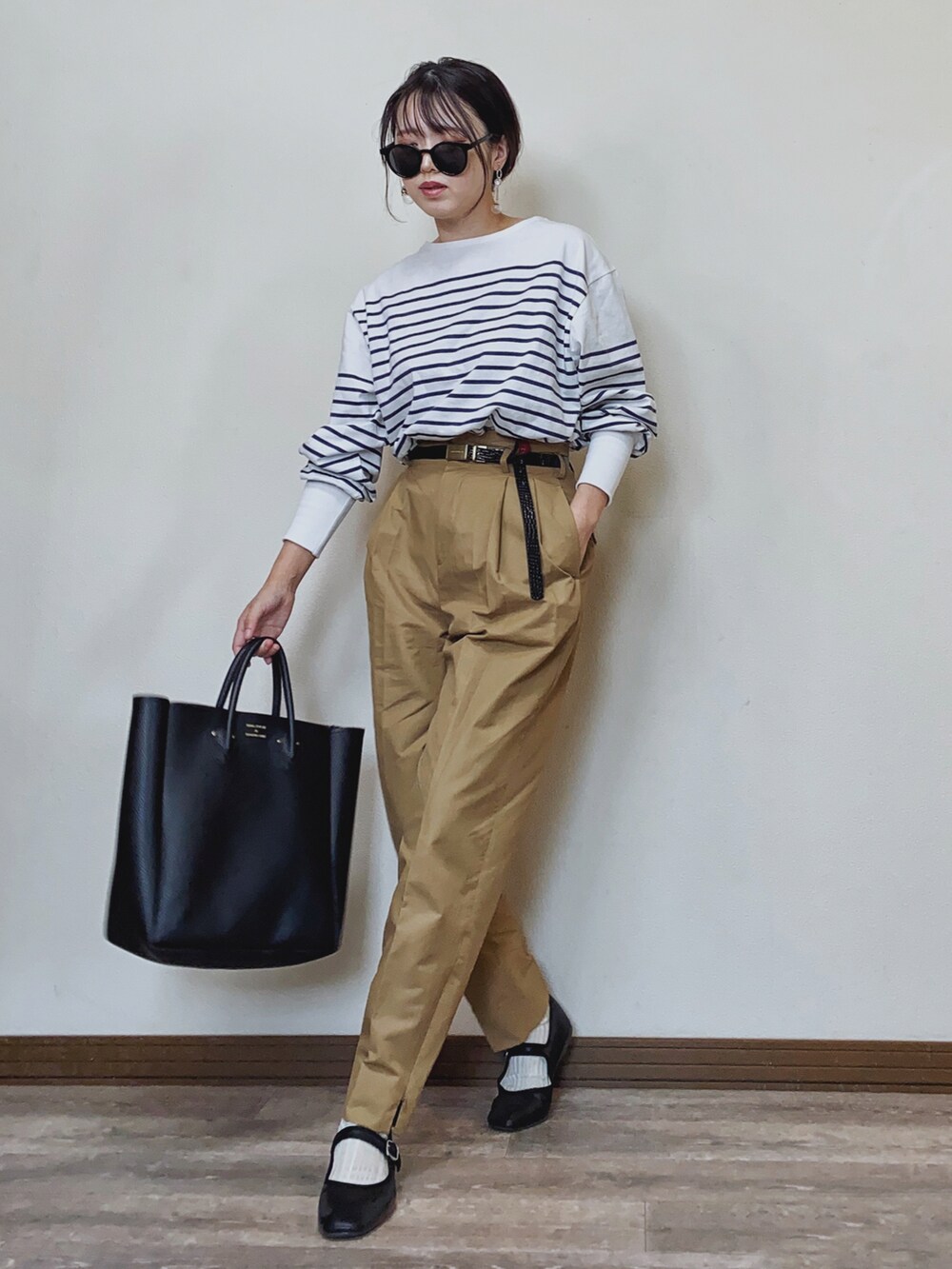 「きれいめカジュアル、ボーダー、ボーダートップス、テーパードパンツ、ワイドテーパードパンツ、guandbeautifulpeople、GU×beautiful people、GU、beautiful people、メリージェーン、バレエシューズ、プチプラ、春コーデ、タックイン、骨格ウェーブ」｜「VENCEEXCHANGEのパネルボーダービッグTシャツ（Tシャツ/カットソー、ブルー系）」を使った、Miiさん（レディース・159cm）の春コーディネートの3枚目の写真