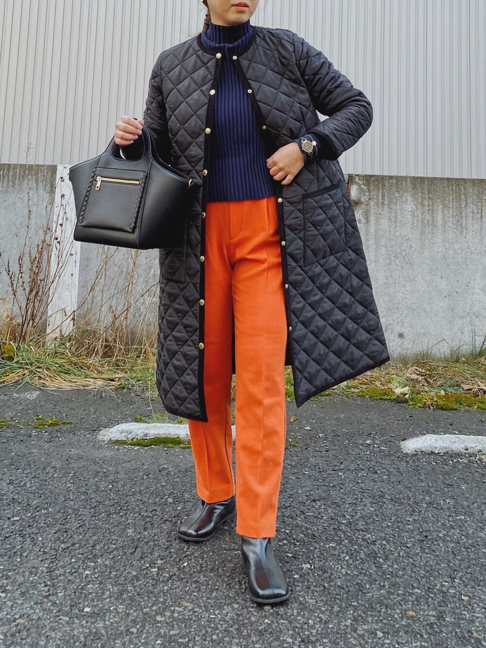 「Fossil、冬コーデ、Traditional Weatherwear、renorm、ハイネック、リブニット、キルティング、キルティングコート、オレンジ、カラーパンツ、カラーコーデ、スクエアトゥ、プチプラ、GU、きれいめカジュアル」｜「ReNormの【SET UP対応】リブニットプルオーバー（ニット/セーター、ブルー系）」を使った、Miiさん（レディース・159cm）の秋コーディネートの3枚目の写真