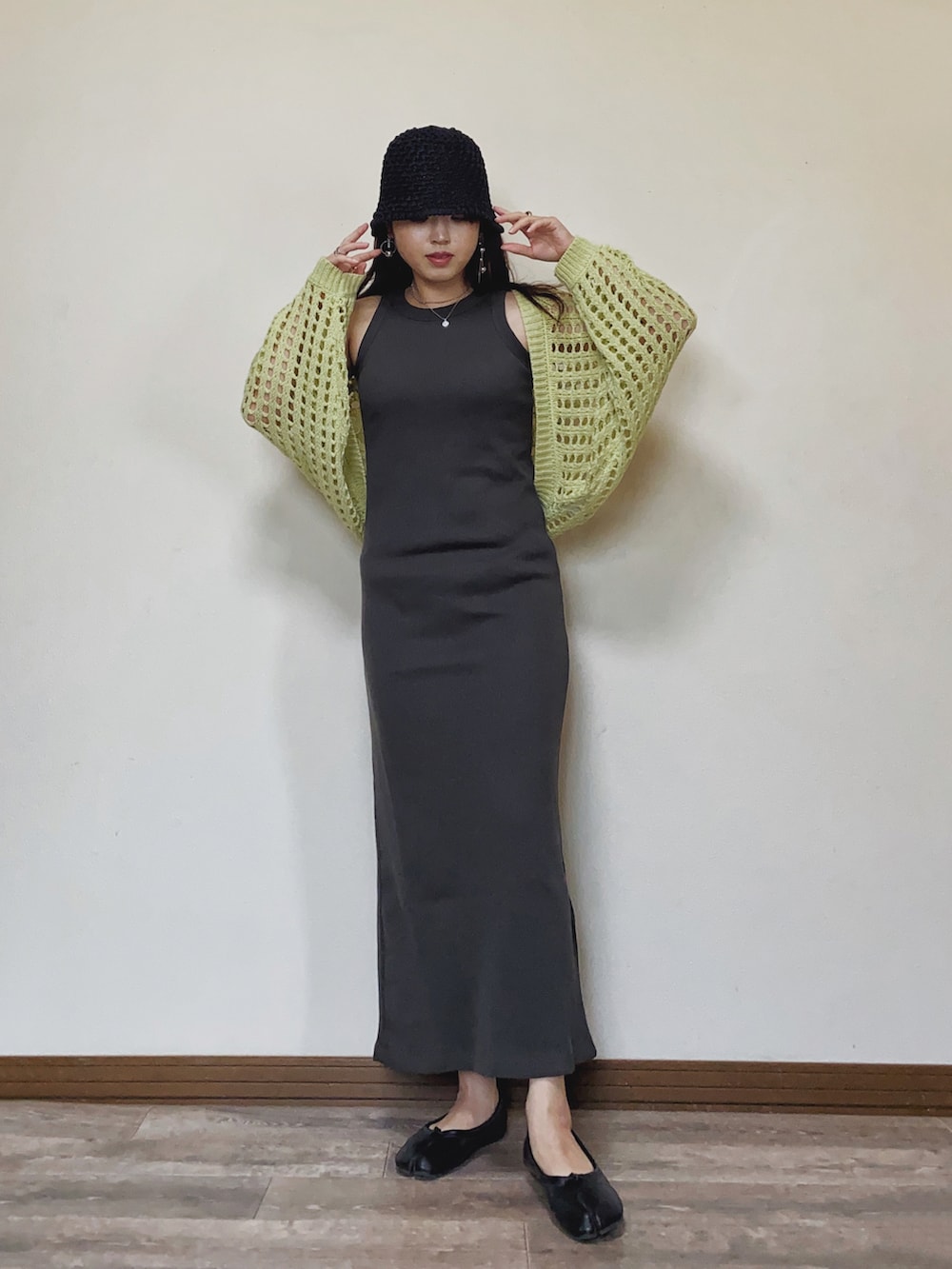 「お出かけコーデ日記、サーマル、アメスリ、ロングワンピース、ワンピース、ボレロ、メッシュニット、透かし編みニット、バケハ、and Me、カラーコーデ、ボリューム袖、春夏コーデ、プチプラ、初夏コーデ」｜「andmeのサーマルカップ付きアメリカンスリーブワンピース（ワンピース、グレー系）」を使った、Miiさん（レディース・159cm）の春コーディネートの3枚目の写真