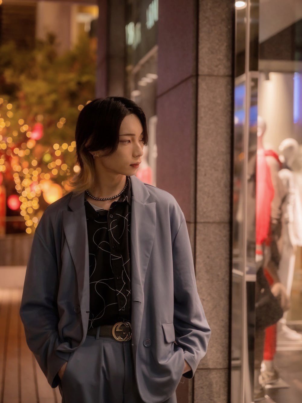 「セットアップスタイル、シンプルスタイル、あしなが効果、G.O.C、韓国系ファッション」|「G.O.Cのマルチパターン オーバーサイズ ドルマンシャツ(シャツ/ブラウス、ブラック系)」を使った、koryoさん(メンズ・177cm)の秋コーディネートの2枚目の写真