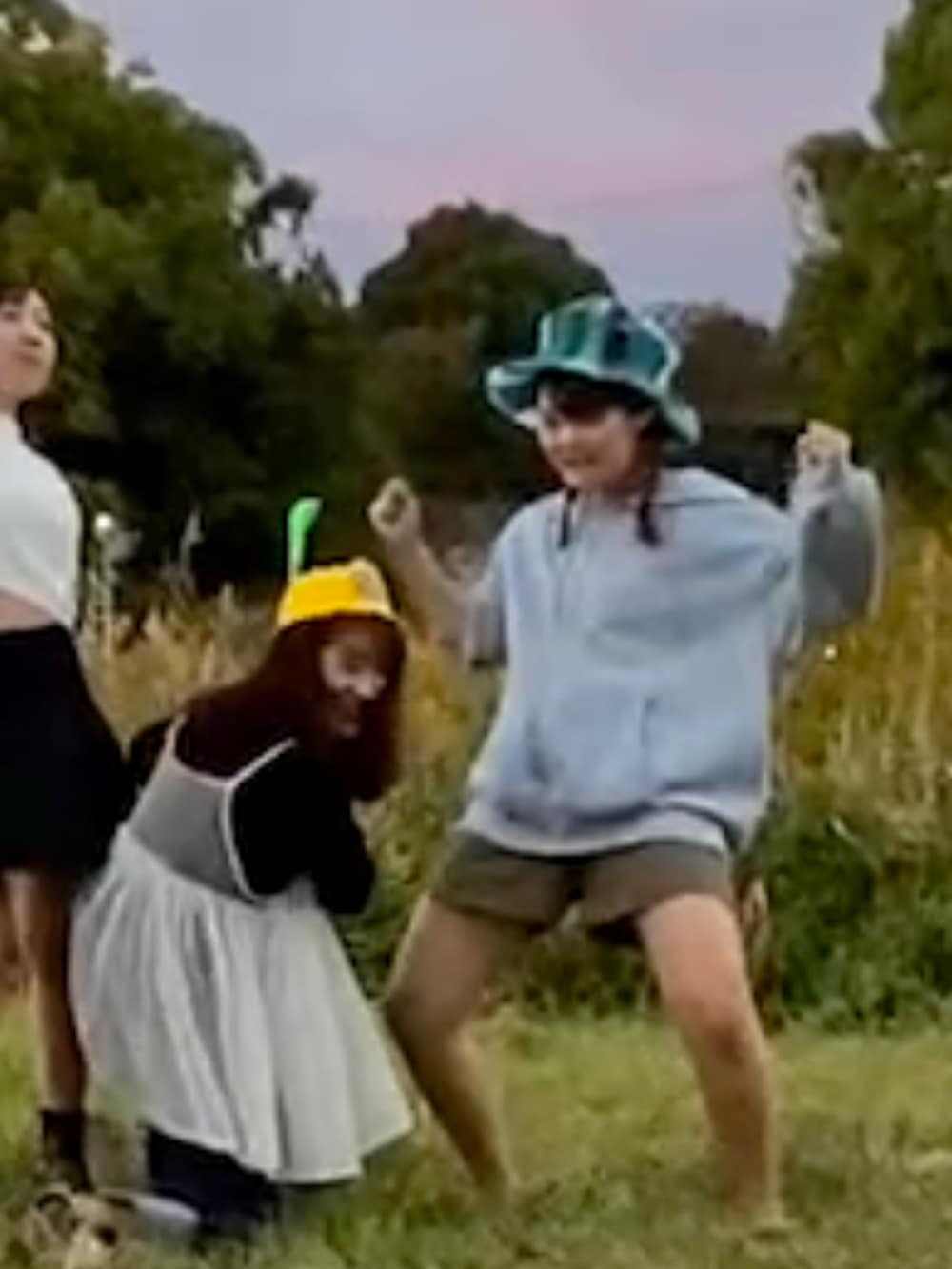「大人カジュアル、秋冬コーデ、ピクニック、ハロウィン」｜「RETRO GIRLのアイテム（キャミソール、ホワイト系）」を使った、a‘nca*さん（レディース・156cm）の冬コーディネートの3枚目の写真
