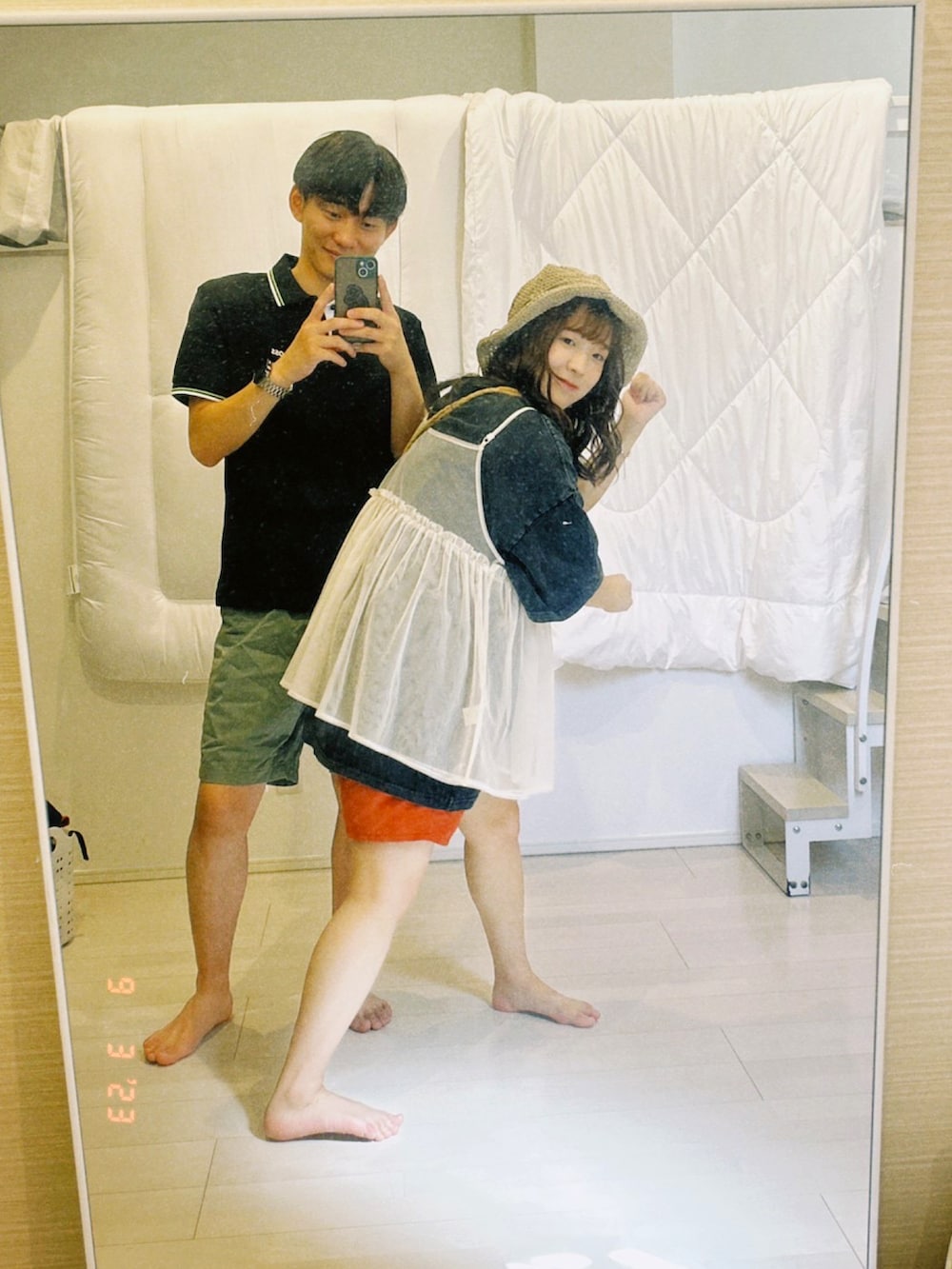 「アウトドアスタイル、アウトドア、シミラールック」｜「GRLの巾着付き編み込みペーパートートバッグ（ショルダーバッグ、ベージュ系）」を使った、a‘nca*さん（レディース・156cm）の冬コーディネートの3枚目の写真