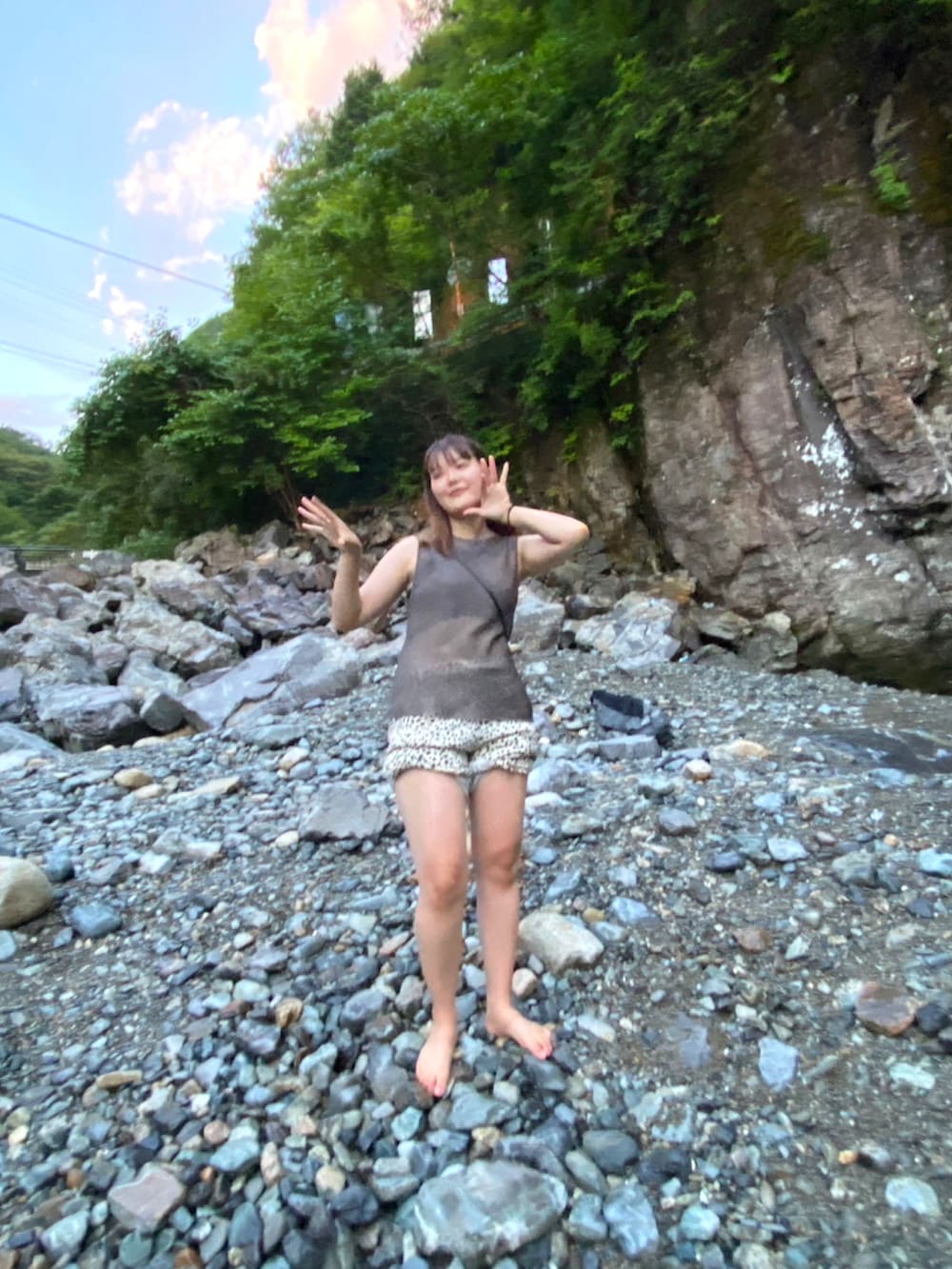 「川、自然、夏コーデ」｜「UNIQLOのアイテム（スラックス、ブラック系）」を使った、a‘nca*さん（レディース・156cm）の冬コーディネートの4枚目の写真