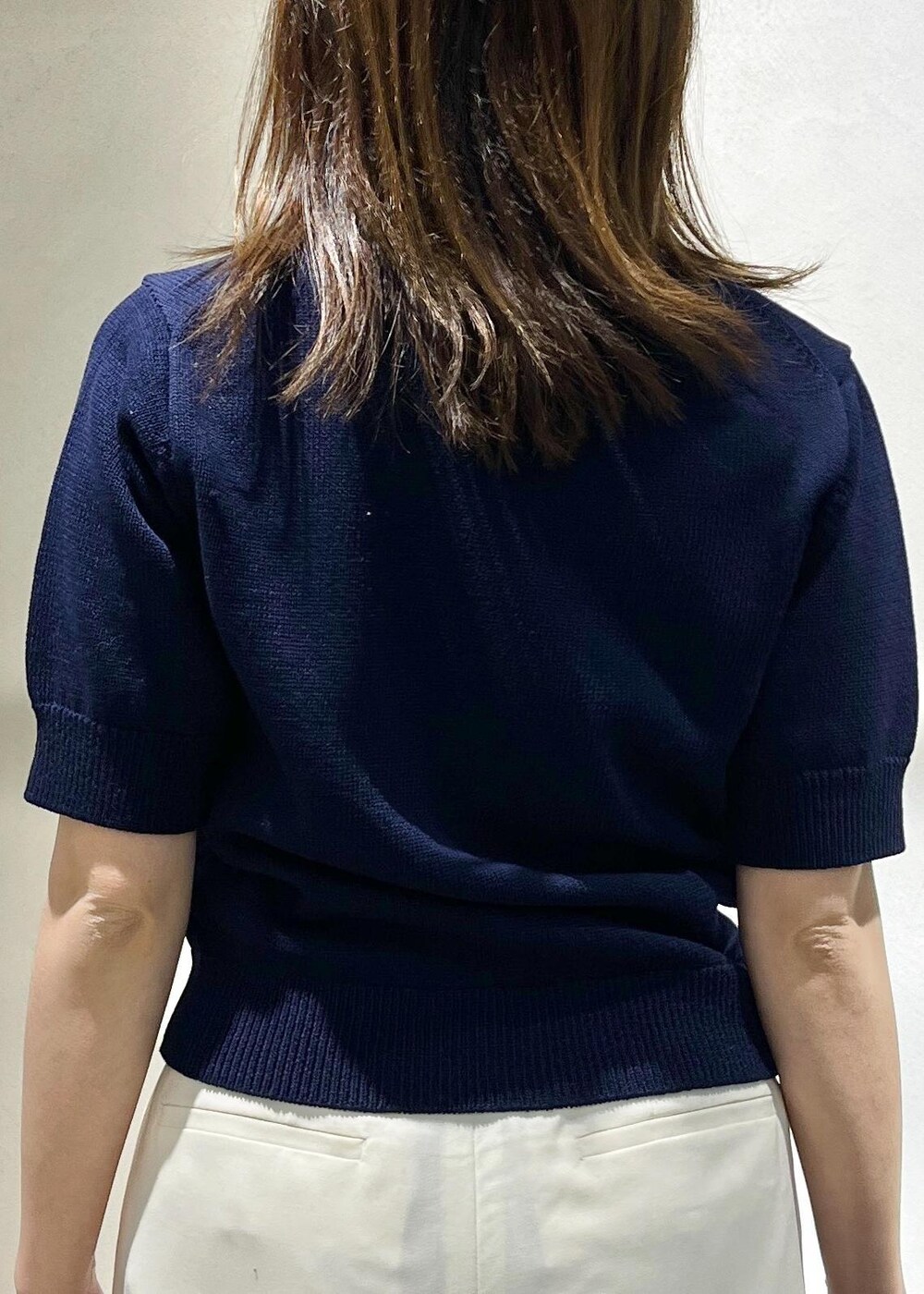 「ROPÉ、ナチュラル、イエベ春、混合、トップス、ニット/セーター、パンツ、バッグ、ショルダーバッグ、財布/小物、バンダナ/スカーフ、GGM25020、GGN25010、GGS25070、GGX24030」｜「ROPE'の【24AW新色追加】Amelie Bag （アメリ バッグ）【メディア掲載】【一部店舗限定】（ショルダーバッグ、ブラック系）」を使った、yukaさん（レディース・156cm）の春コーディネートの7枚目の写真