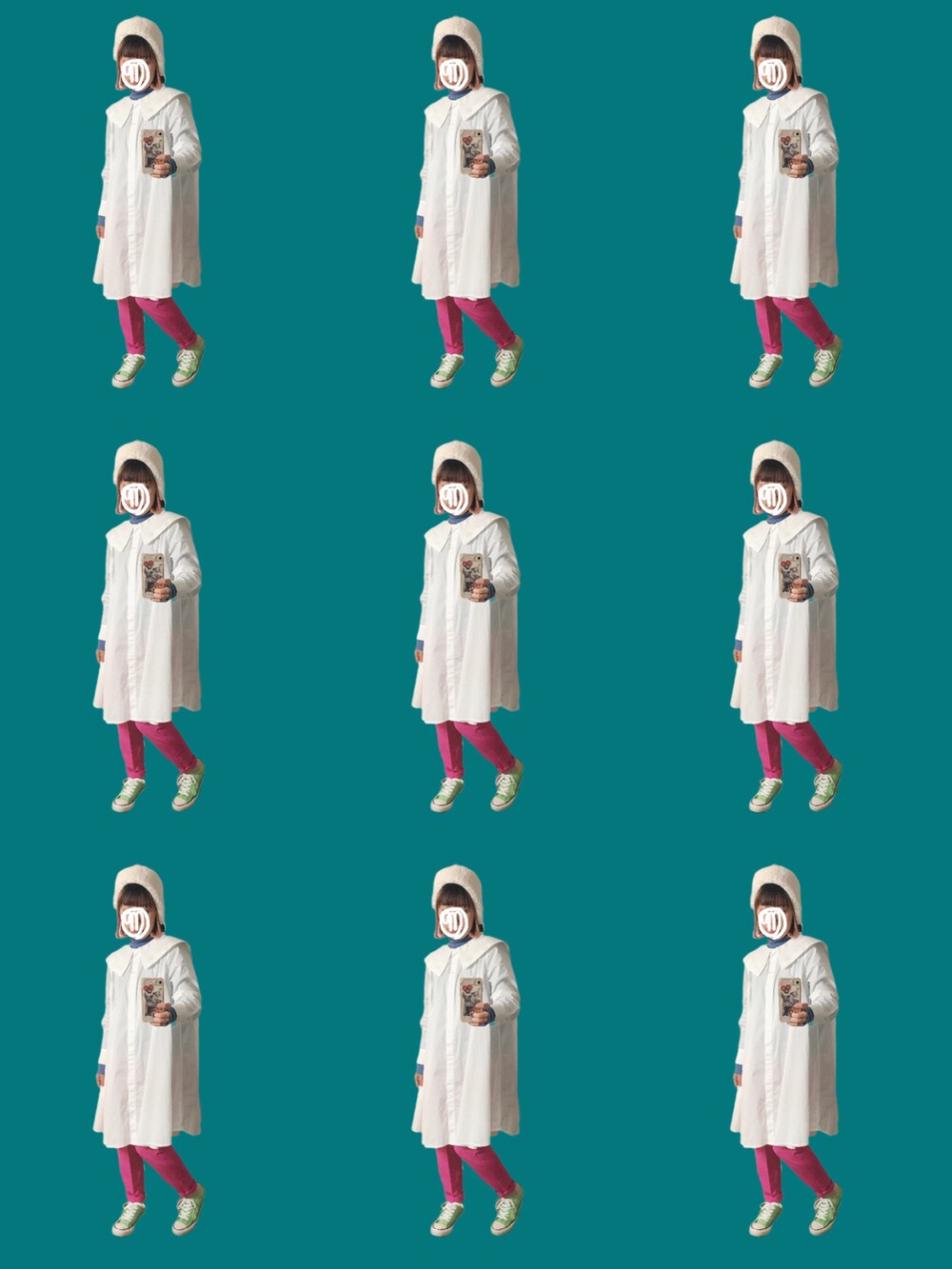 グリーン系のダウンジャケット/コート、ホワイト系のシャツワンピース、ピンク系のその他パンツを着用したレディースの冬コーディネートの2枚目の写真