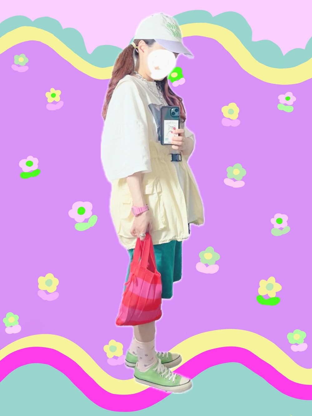 ホワイト系のTシャツ/カットソー、ホワイト系のベスト、グリーン系のパンツを着用したレディースの夏コーディネートの2枚目の写真