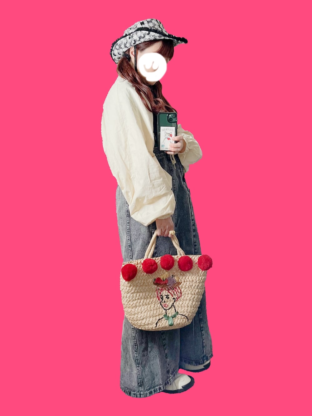 「春めき満開コーデ、チェック、カジュアルスタイル、大人カジュアル、大人かわいい、スポーツミックス、帽子、テンガロンハット、柄×柄、花柄、スカート、レイヤードスタイル、スニーカー、スニーカーコーデ、Kaorinomori」｜「kaorinomoriのkaorinomori プラーハット / カオリノモリ（ハット、ブラック系）」を使った、finsofansson88さん（レディース・154cm）の春コーディネートの2枚目の写真