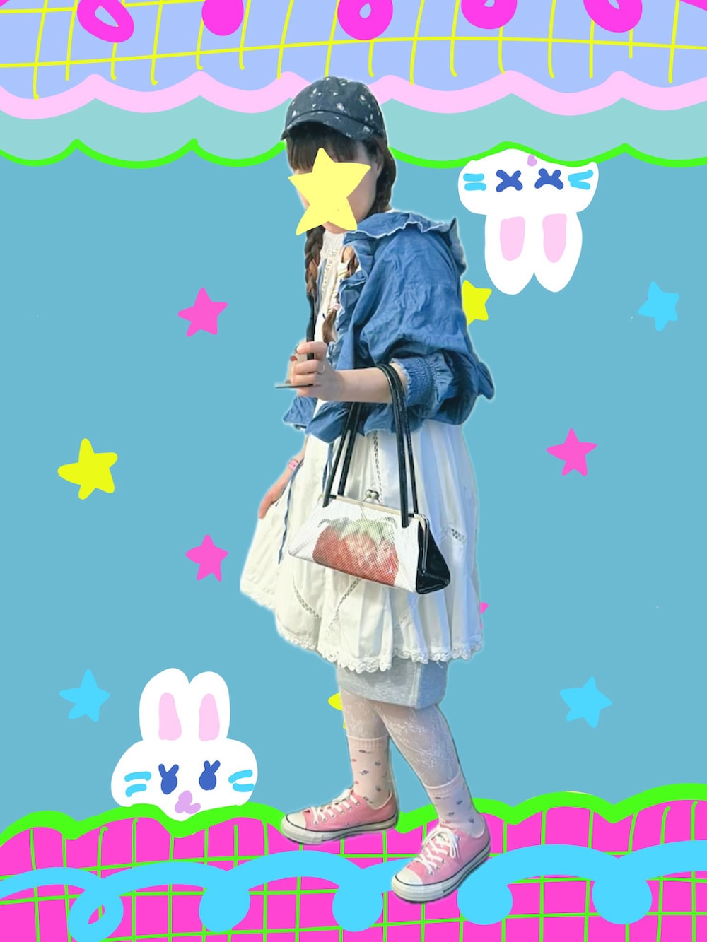 イエロー系のTシャツ/カットソー、ブルー系のシャツ/ブラウス、ピンク系のスニーカーを着用したレディースの夏コーディネートの2枚目の写真