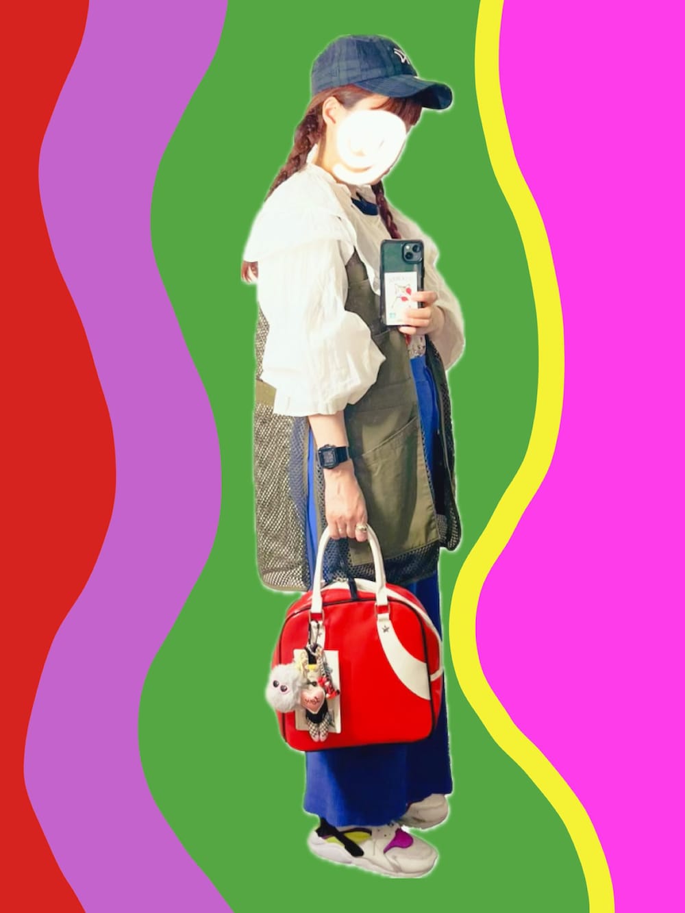 ホワイト系のカーディガン/ボレロ、ホワイト系のTシャツ/カットソー、グリーン系のベストを着用したレディースの春コーディネートの2枚目の写真